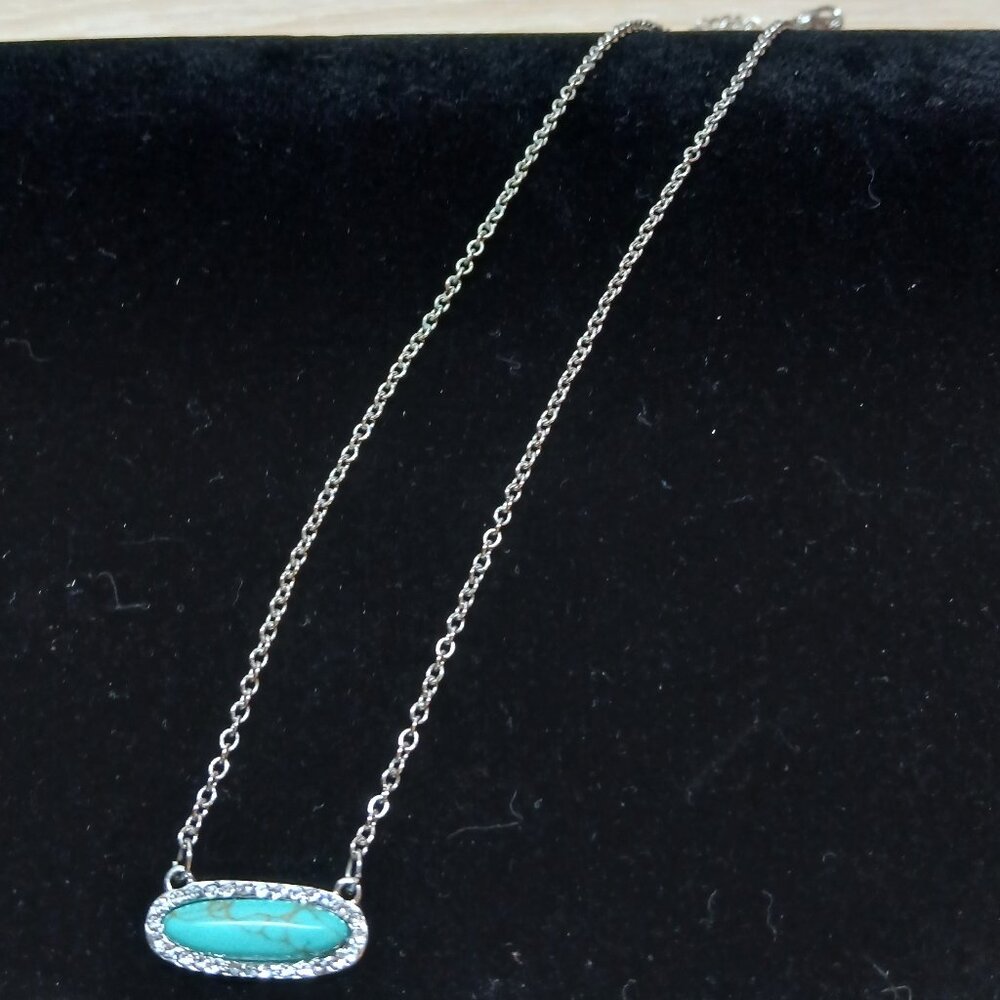 Vintage Silver Tone Faux Turquoise Costume Jewelry Necklace #71